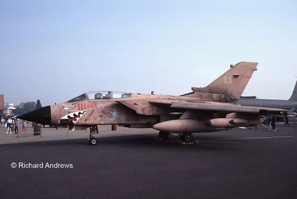 Maqueta Tornado GR Mk.1 RAF Gulf War Revell –